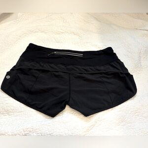 Lululemon speed up low rise lined short 2.5”. Black. Size 8
